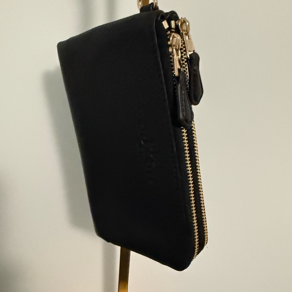 Coach Double Zip Wristlet Black soft pebbled Leather! Like New! - Picture 8 of 11